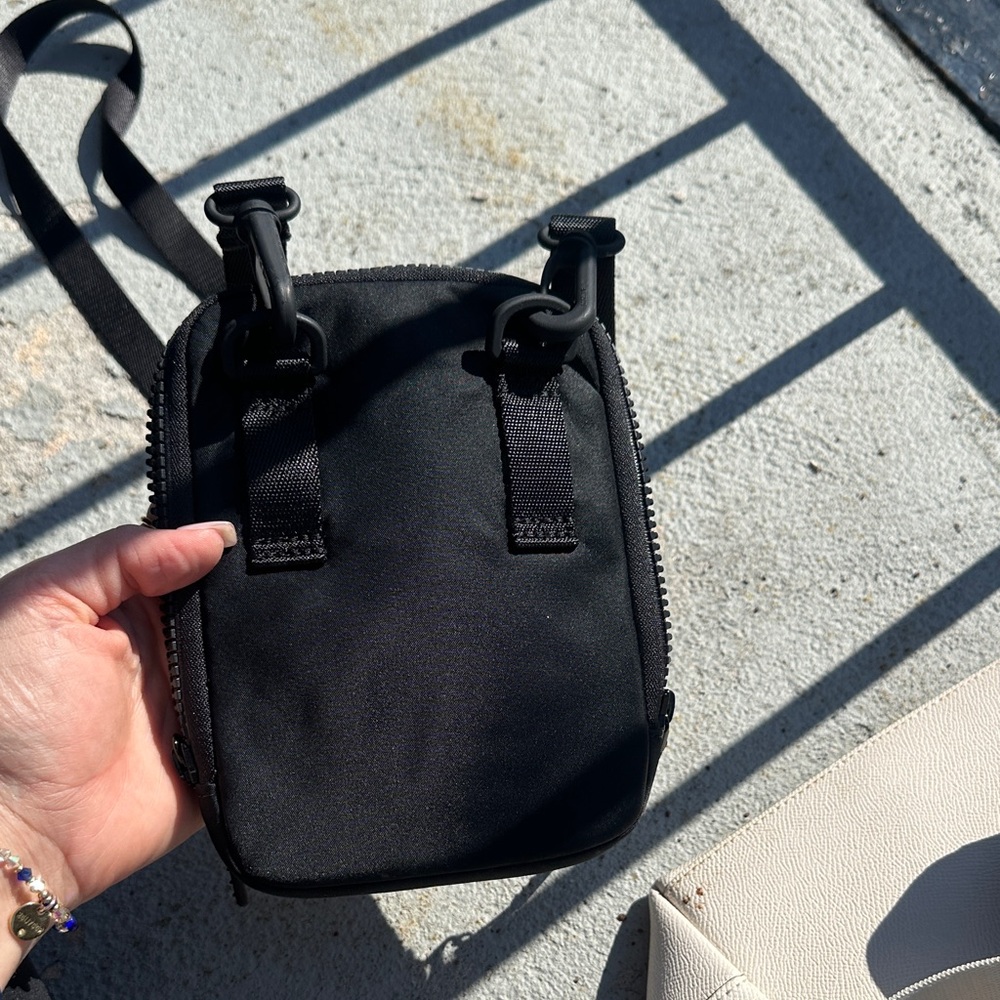 lululemon athletica Black Crossbody Bag - Picture 3 of 3